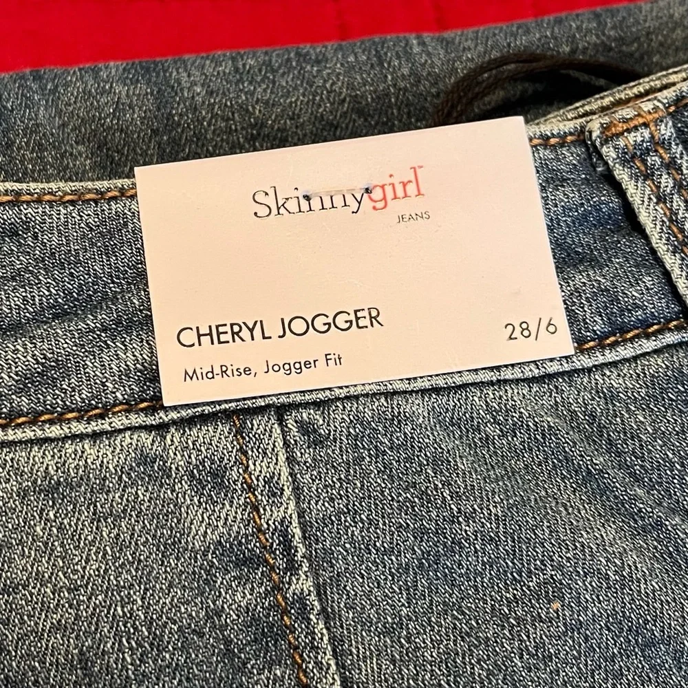NWT Skinny Girl Cheryl Denim Jogger Jeans
Mid-Rise skinnygirl - Picture 11 of 11